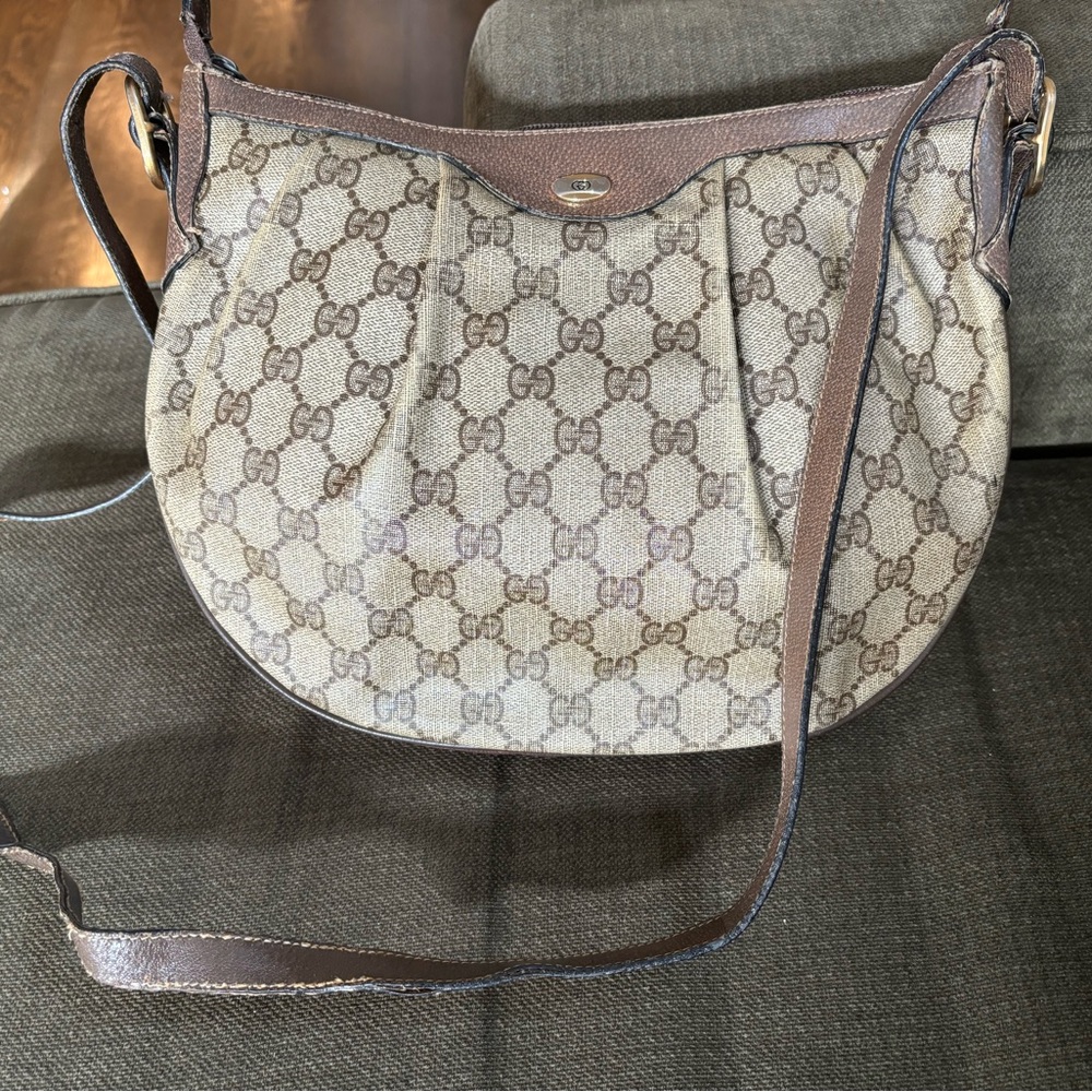 RARE Gucci authentic vintage crossbody purse.